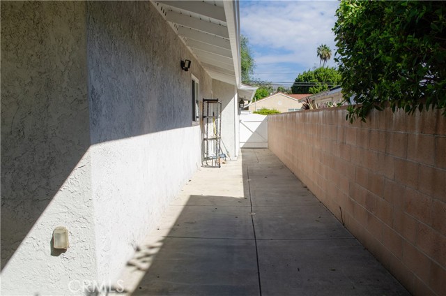 18408 Tribune Street photo 34