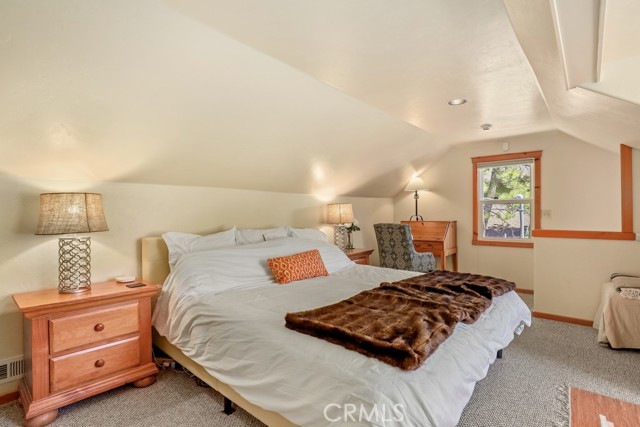 Detail Gallery Image 24 of 49 For 39061 Bayview Ln, Big Bear Lake,  CA 92315 - 2 Beds | 2 Baths