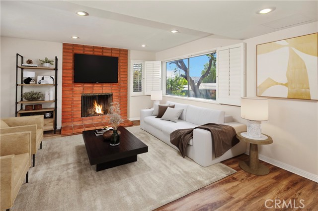 Detail Gallery Image 3 of 15 For 7280 Darnoch Way, West Hills,  CA 91307 - 4 Beds | 3 Baths