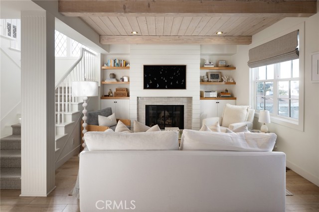 Detail Gallery Image 3 of 38 For 416 Dahlia #A2,  Corona Del Mar,  CA 92625 - 2 Beds | 2/1 Baths