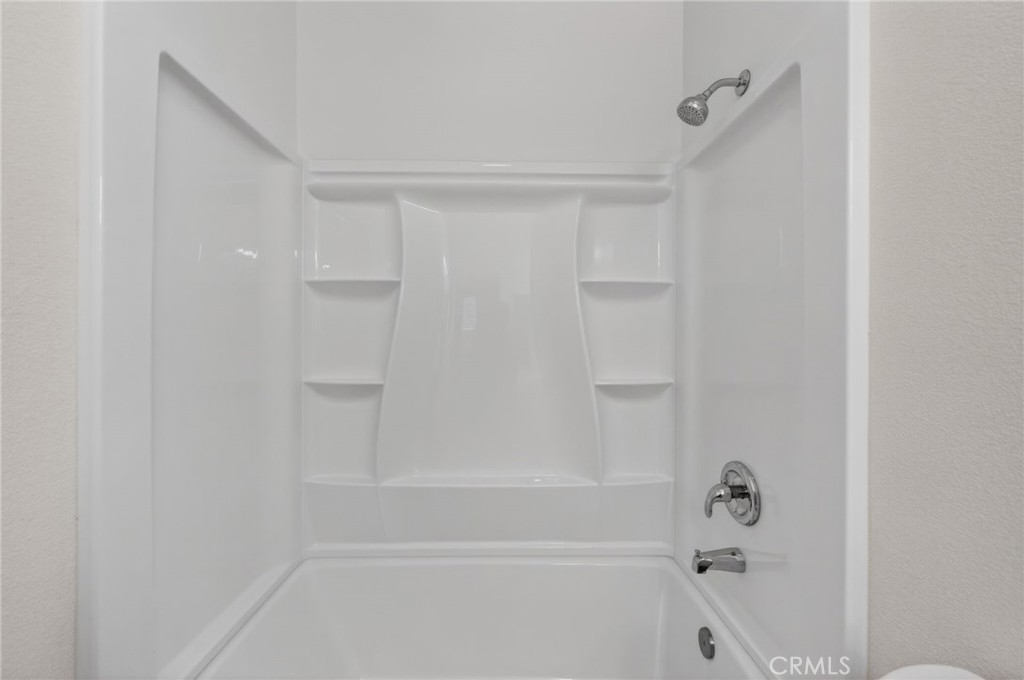 https://media.crmls.org/medias/63050987-7419-4e41-8ea3-891ca8b44b92.jpg?preset=X-Large