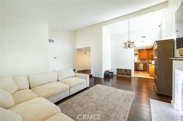 Detail Gallery Image 7 of 19 For 12700 Oakthorn, La Mirada,  CA 90638 - 3 Beds | 2 Baths