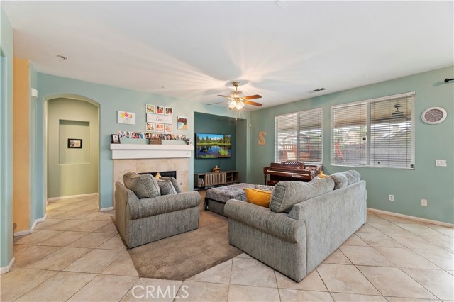 Detail Gallery Image 11 of 35 For 29918 Tierra Shores, Menifee,  CA 92584 - 4 Beds | 3/1 Baths