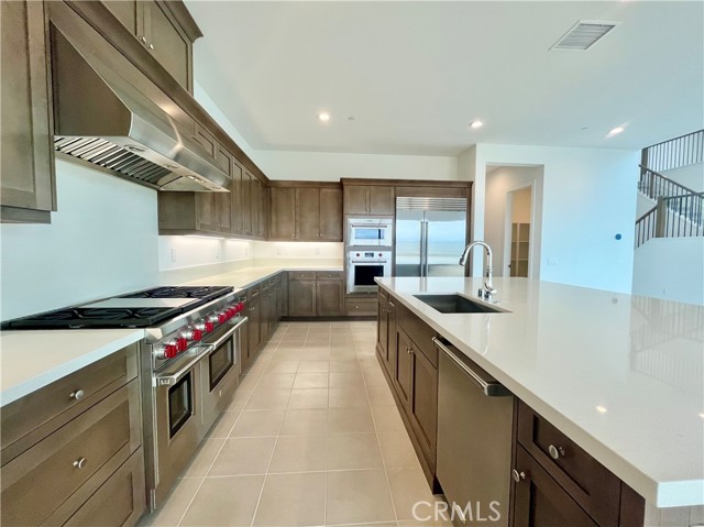 Detail Gallery Image 7 of 40 For 27533 Elderberry Dr, Valencia,  CA 91381 - 5 Beds | 5/1 Baths