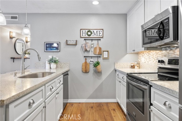 Detail Gallery Image 6 of 28 For 21931 Rimhurst 124k,  Lake Forest,  CA 92630 - 2 Beds | 1 Baths