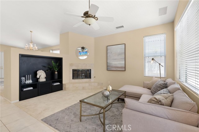 40050 CORTE FORTUNA, Murrieta CA: https://media.crmls.org/medias/6306b359-b7bb-4122-b9f0-39cc423b9eed.jpg
