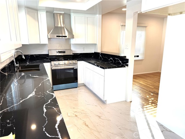 Detail Gallery Image 7 of 21 For 3650 Hackett Ave, Long Beach,  CA 90808 - 2 Beds | 1 Baths