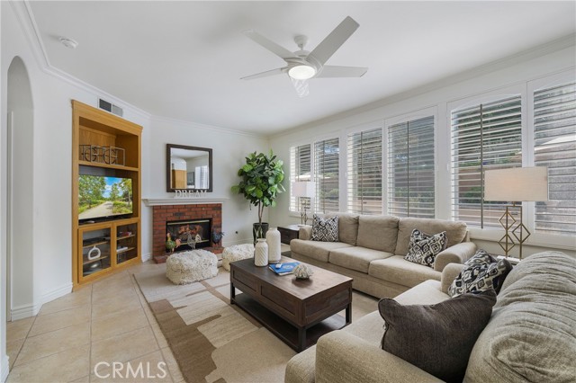 2 Westgate, Irvine CA: https://media.crmls.org/medias/630733d1-650a-4678-ad46-7dcd3f496cf1.jpg