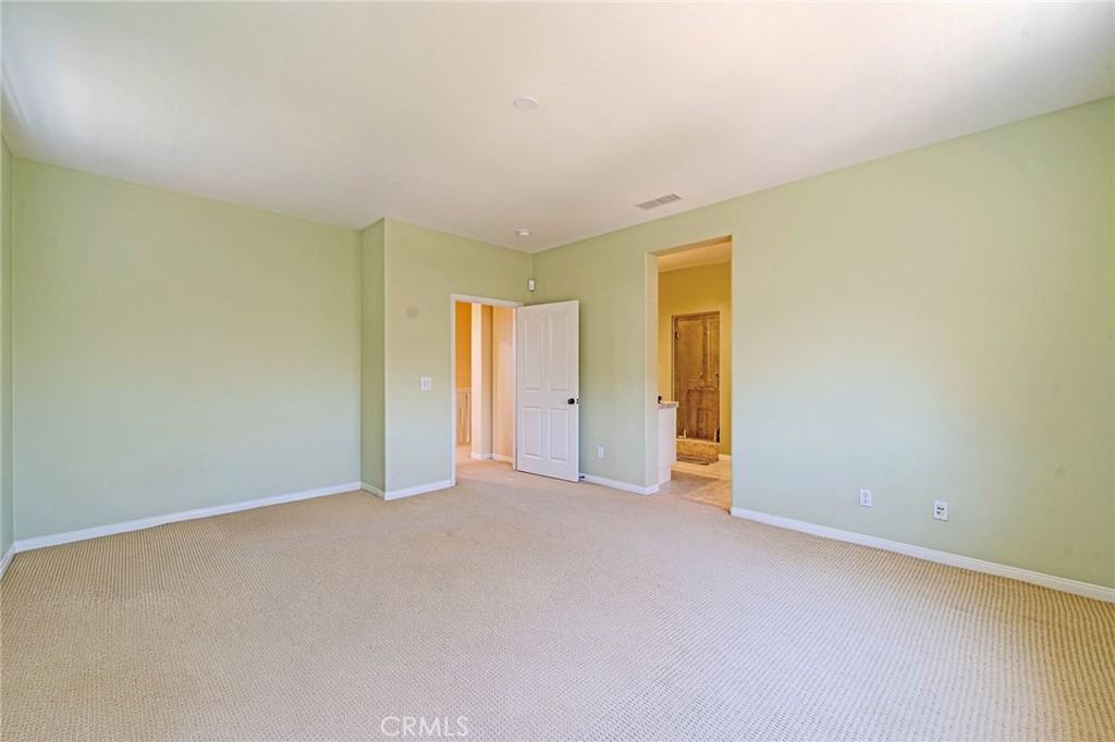 https://media.crmls.org/medias/63082726-8774-46cb-a092-9949f26851b4.jpg?preset=X-Large