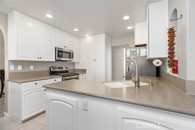 Detail Gallery Image 16 of 54 For 29172 Longhorn Dr, Canyon Lake,  CA 92587 - 4 Beds | 3 Baths