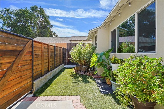 Detail Gallery Image 3 of 41 For 6213 Enfield Ave, Encino,  CA 91316 - 4 Beds | 2 Baths