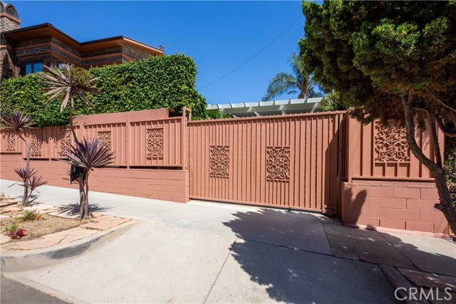 Detail Gallery Image 70 of 75 For 3702 E 1st St, Long Beach,  CA 90803 - 3 Beds | 2 Baths