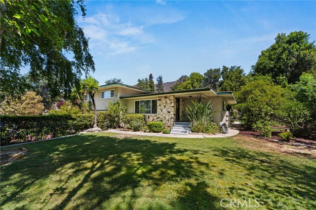 2449 Euclid Crescent