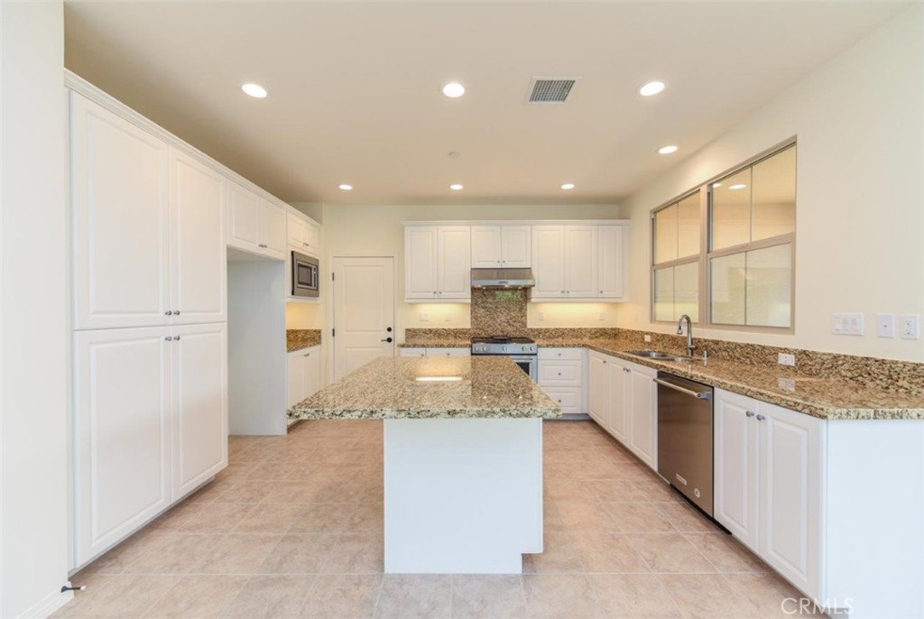 MLS #OC25225555 image #21