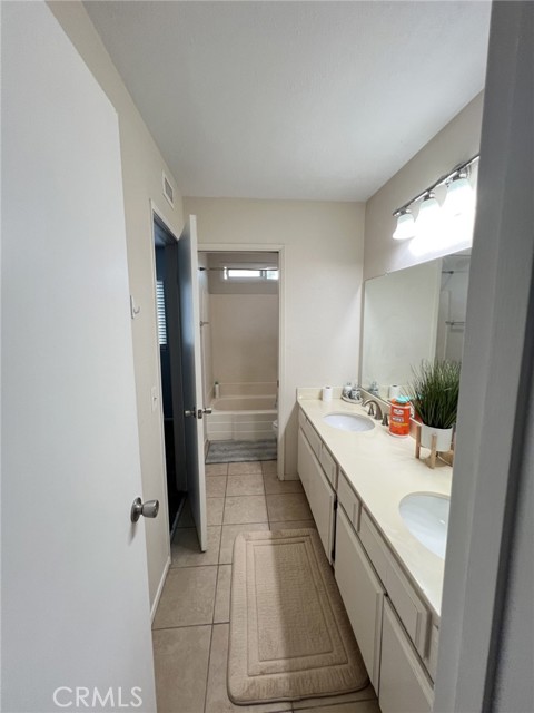 Detail Gallery Image 17 of 23 For 5600 via Junipero Serra, Riverside,  CA 92506 - 4 Beds | 3 Baths