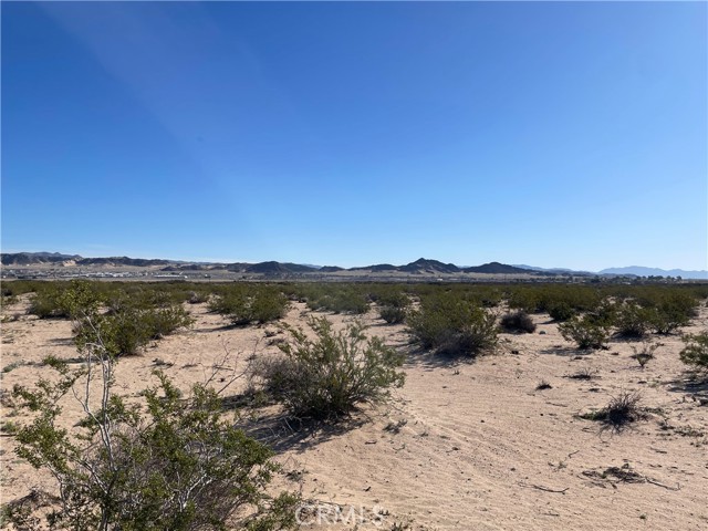 Detail Gallery Image 5 of 9 For 72720 Sunny Sands Dr, Twentynine Palms,  CA 92277 - – Beds | – Baths