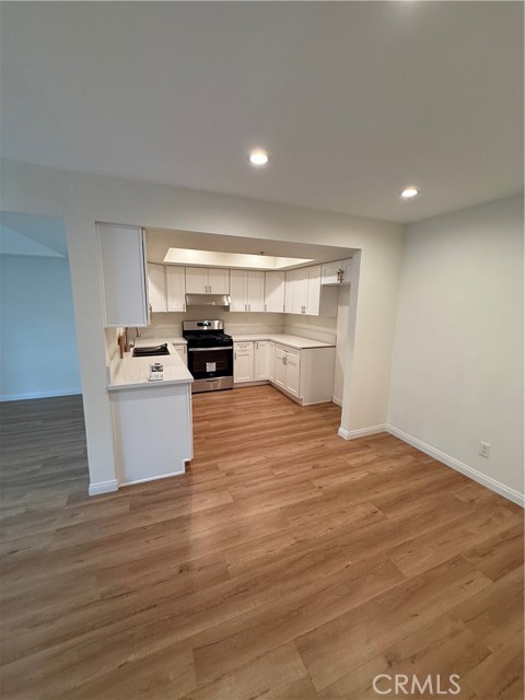 Detail Gallery Image 4 of 14 For 116 W Maple St #6,  Glendale,  CA 91204 - 3 Beds | 2 Baths