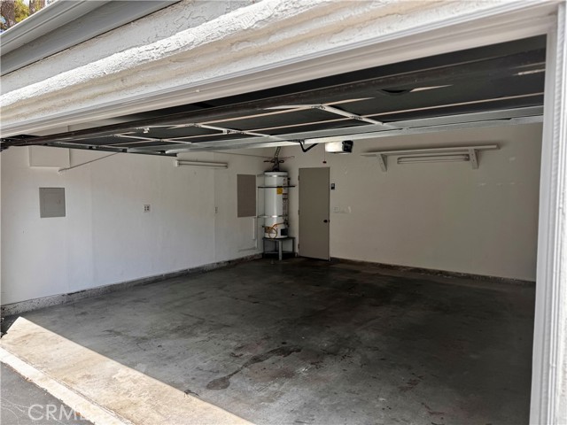 Detail Gallery Image 10 of 11 For 950 Quarterhorse, Oak Park,  CA 91377 - 2 Beds | 2 Baths