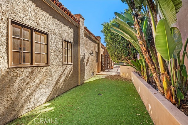 Detail Gallery Image 73 of 74 For 1316 Beverly Grove Pl, Beverly Hills,  CA 90210 - 5 Beds | 7/2 Baths