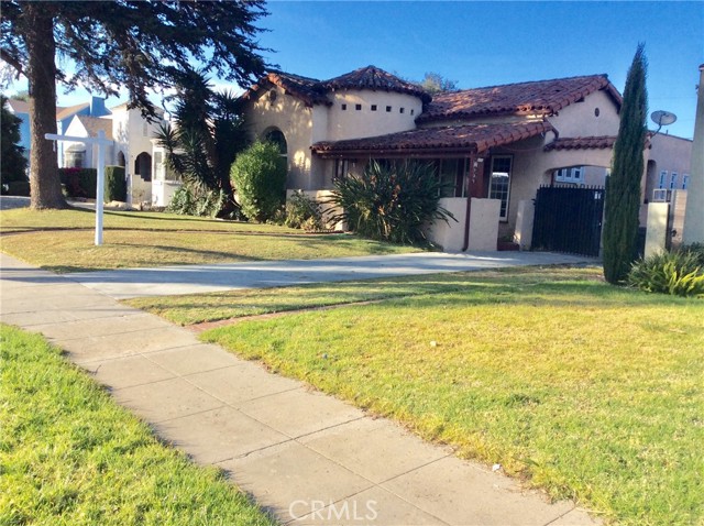 Detail Gallery Image 2 of 23 For 1935 W 76th St, Los Angeles,  CA 90047 - 3 Beds | 2 Baths