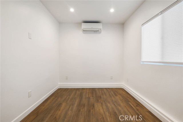 6617 Farralone Avenue, Woodland Hills CA: https://media.crmls.org/medias/630cbdc3-4e6c-4c87-a388-7a22a64a52c9.jpg