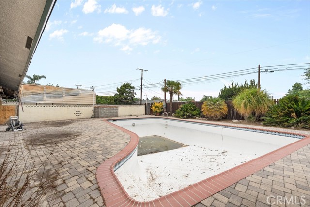 1754 N 1st Avenue, Upland CA: https://media.crmls.org/medias/630cf825-8b75-4a6c-92f6-aa7132ecd893.jpg