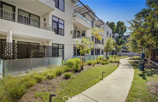 399 E Del Mar Boulevard, Pasadena CA: https://media.crmls.org/medias/630d39c6-7787-481d-870a-2f8d143513cc.jpg