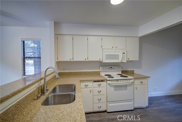 Detail Gallery Image 11 of 41 For 2934 Pennyroyal Dr, Chico,  CA 95928 - 3 Beds | 1/1 Baths