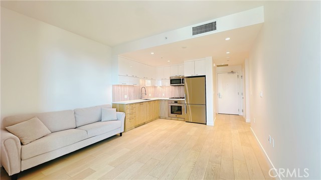 400 S Broadway, Los Angeles CA: https://media.crmls.org/medias/630d70b8-8ab2-40b6-aa3d-c6fd71457915.jpg