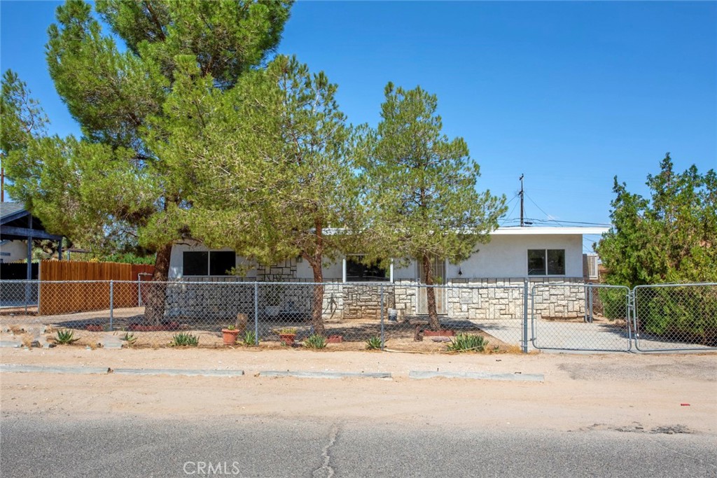 16138 Cajon Street, Hesperia, CA 92345