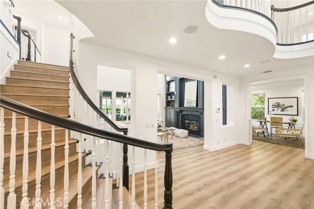 Detail Gallery Image 3 of 64 For 20112 via Cellini, Porter Ranch,  CA 91311 - 4 Beds | 4/1 Baths