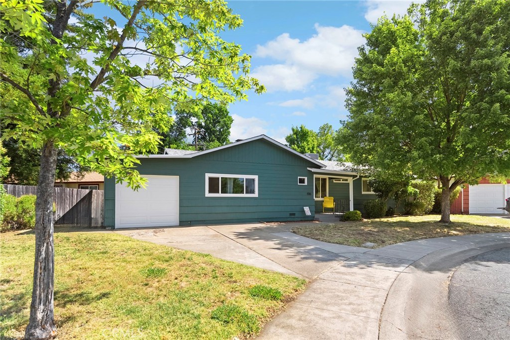 886 Lynn Lane