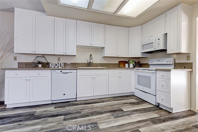 17 Seaview Drive, Rolling Hills Estates, California 90274, 3 Bedrooms Bedrooms, ,3 BathroomsBathrooms,Residential,Sold,Seaview,PV22055833