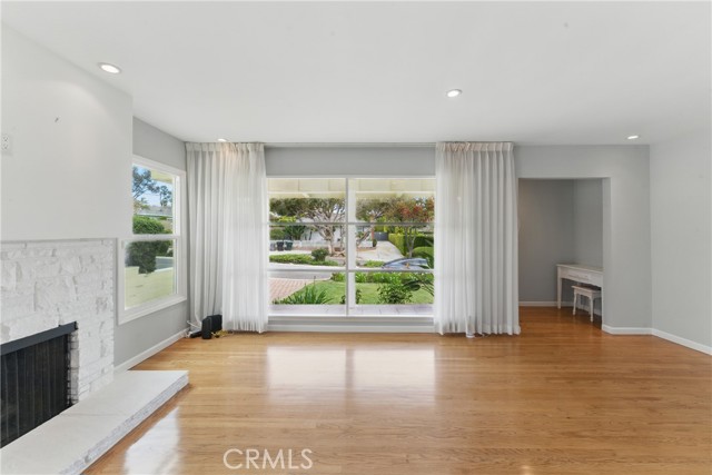 544 Calle Mayor, Redondo Beach CA: https://media.crmls.org/medias/630f2454-7237-4dad-99df-2423c8917290.jpg