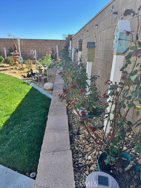 Detail Gallery Image 6 of 29 For 12031 Foster, Victorville,  CA 92392 - 5 Beds | 3 Baths