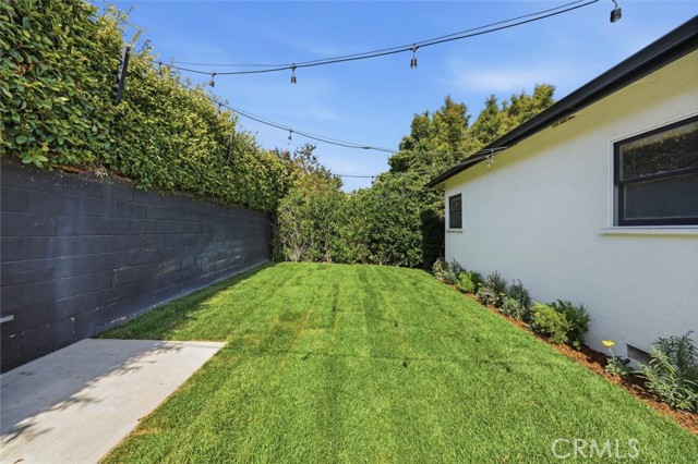 1039 8th Street, Hermosa Beach, California 90254, 2 Bedrooms Bedrooms, 0 ,1 BathroomBathrooms,Residential,For Sale,8th,0,SB26121769