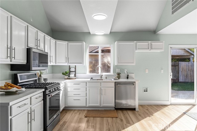 Detail Gallery Image 9 of 43 For 1572 Arch Way, Chico,  CA 95973 - 4 Beds | 2 Baths