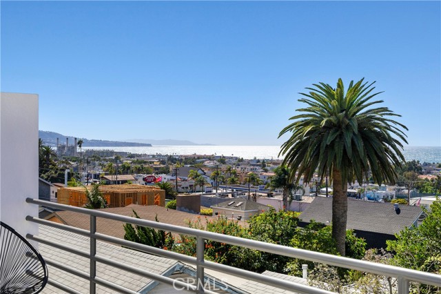 918 15th Street, Hermosa Beach, California 90254, 3 Bedrooms Bedrooms, ,3 BathroomsBathrooms,Residential,Sold,15th,SB21210658