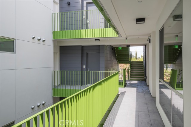 Detail Gallery Image 14 of 25 For 12117 Valleyheart Dr #301,  Studio City,  CA 91604 - 1 Beds | 1 Baths