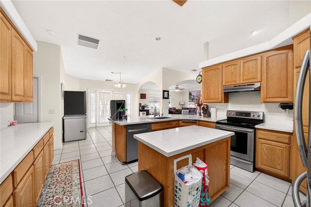 Detail Gallery Image 27 of 67 For 5635 Hollister, Phelan,  CA 92371 - 4 Beds | 3 Baths