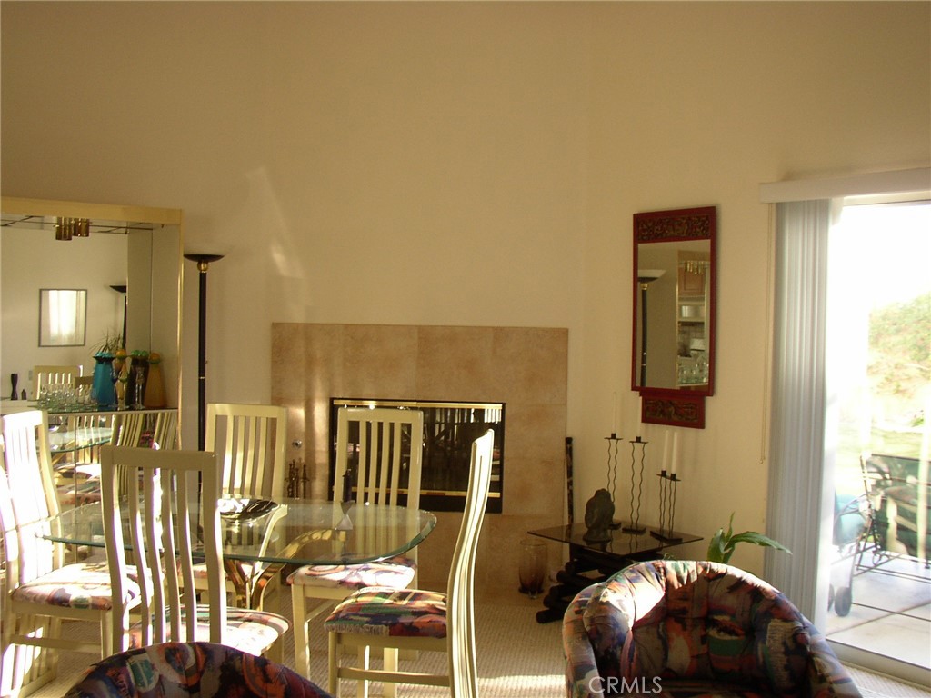 https://media.crmls.org/medias/63122498-f874-4939-9be8-90607168fcaf.jpg?preset=X-Large