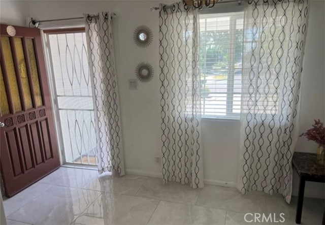 18763 Sunburst Street, Northridge CA: https://media.crmls.org/medias/63128145-429e-4539-8e5c-72a0a8f7ffc7.jpg