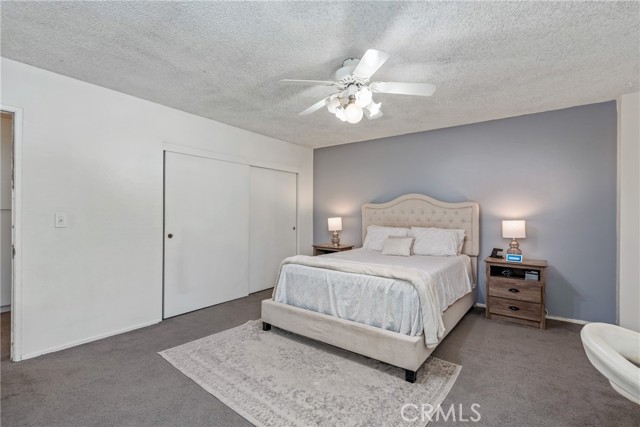 6858 John Dr, Jurupa Valley CA: https://media.crmls.org/medias/6312c1e6-9667-4160-93f3-41fc4ecf1b96.jpg