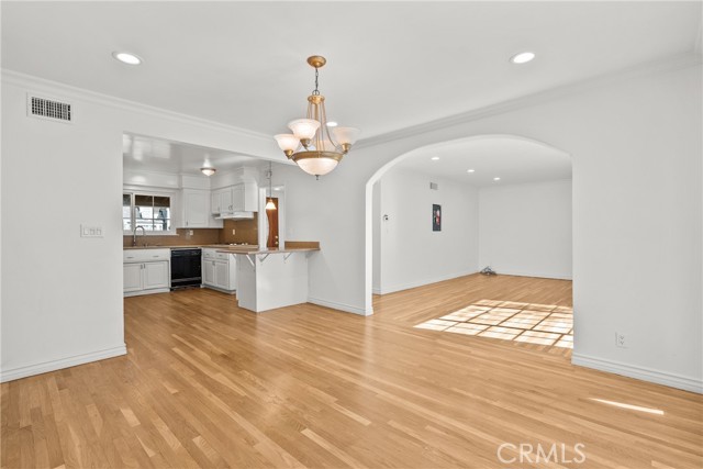 Detail Gallery Image 13 of 48 For 19838 Labrador, Chatsworth,  CA 91311 - 3 Beds | 2 Baths