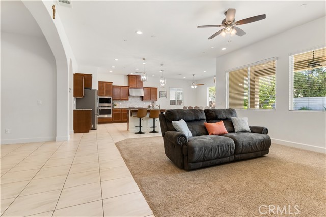 Detail Gallery Image 12 of 43 For 9119 Claro De Luna Dr, Bakersfield,  CA 93314 - 4 Beds | 2/1 Baths