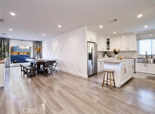 5435 W 76th Street, Los Angeles CA: https://media.crmls.org/medias/63141808-45b8-4e6d-b2d3-61f2ccbd5e59.jpg