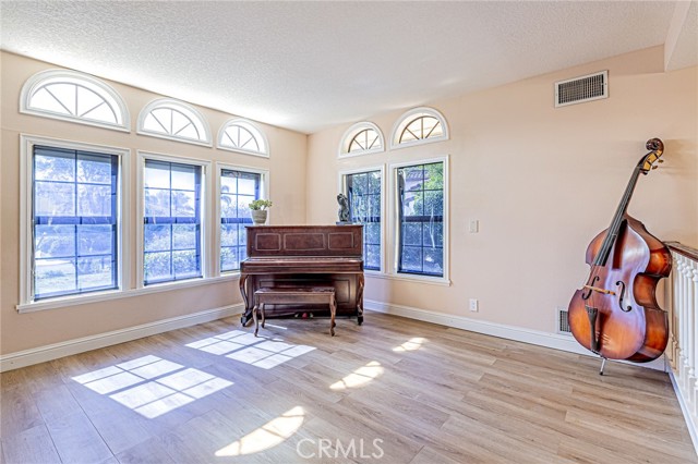 Detail Gallery Image 9 of 75 For 1737 Gainsborough Rd, San Dimas,  CA 91773 - 4 Beds | 3/1 Baths