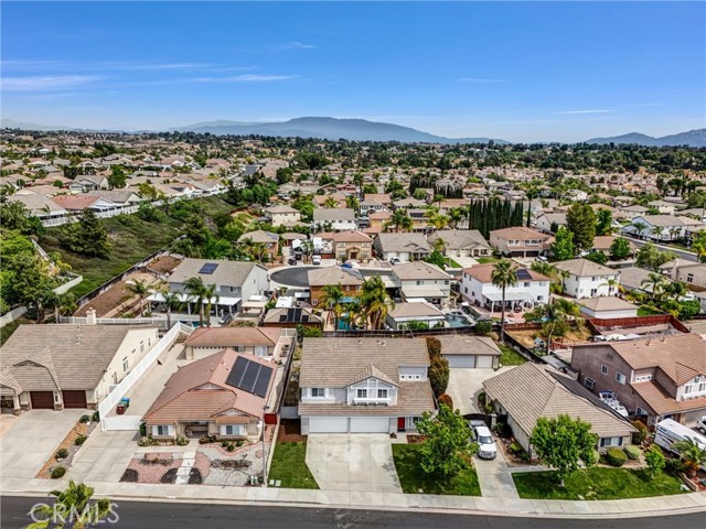 27258 Sierra Madre Drive, Murrieta CA: https://media.crmls.org/medias/6314d219-4fb3-4fb2-b9b3-90df4811f1ba.jpg