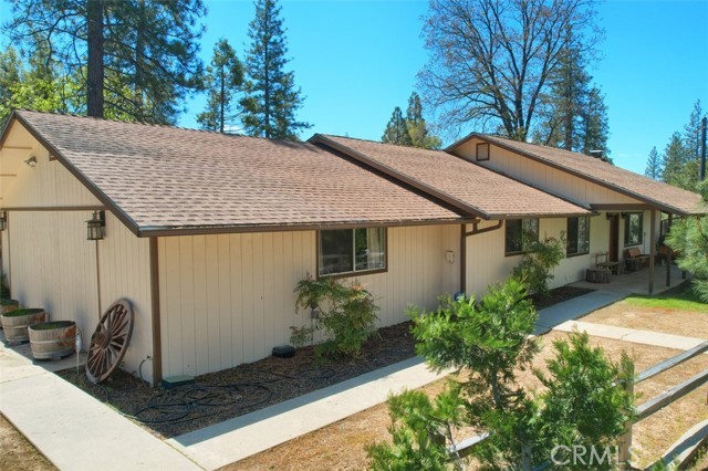 Detail Gallery Image 2 of 42 For 50986 Road 632, Oakhurst,  CA 93644 - 3 Beds | 2 Baths