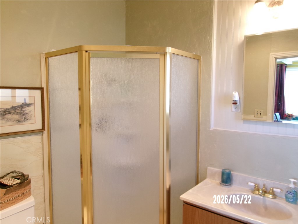 https://media.crmls.org/medias/63172862-a907-4830-9d35-d129f8094446.jpg?preset=X-Large
